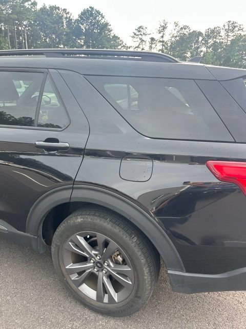 Certified 2023 Ford Explorer XLT w/ Equipment Group 202A AWD/4WD image 2