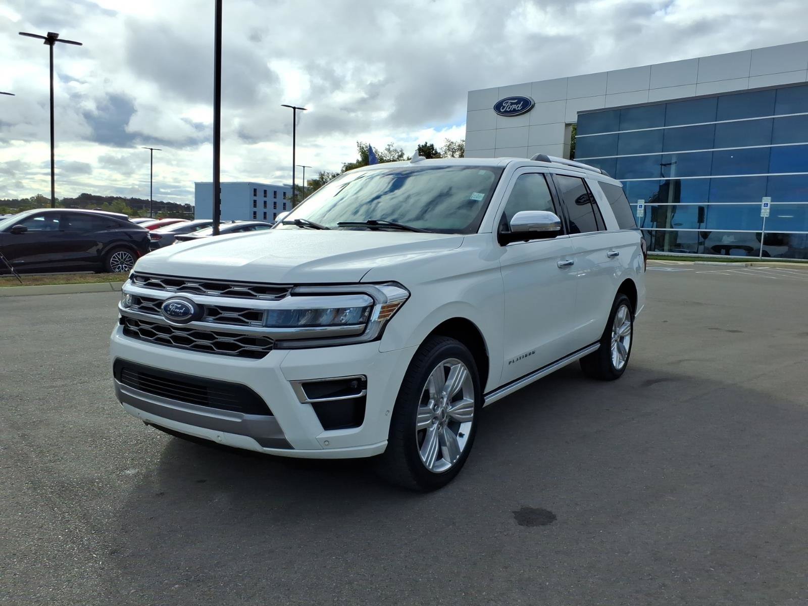 Certified 2024 Ford Expedition Platinum AWD/4WD image 7