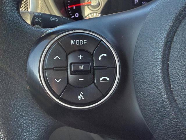 Used 2022 Kia Soul LX FWD image 14