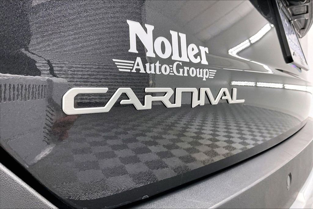 Used 2025 Kia Carnival LXS image 10