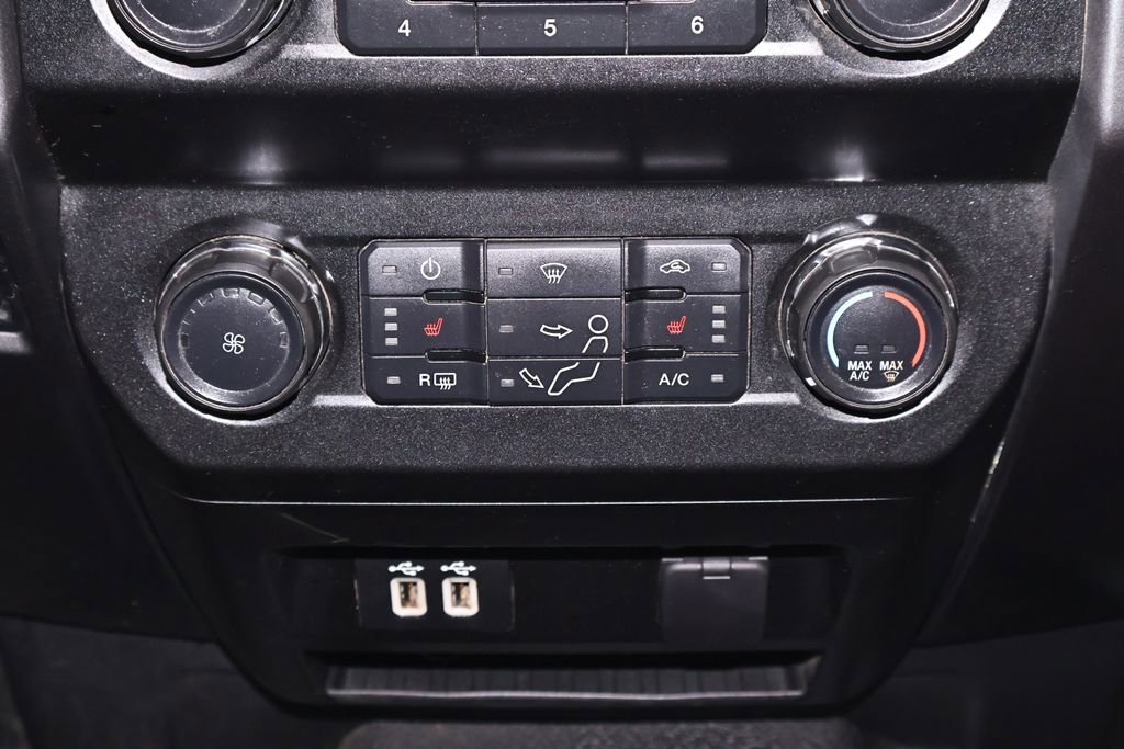 Certified 2019 Ford F250 XLT w/ XLT Premium Package AWD/4WD image 33