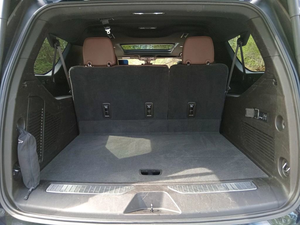 Used 2021 Chevrolet Suburban High Country image 10