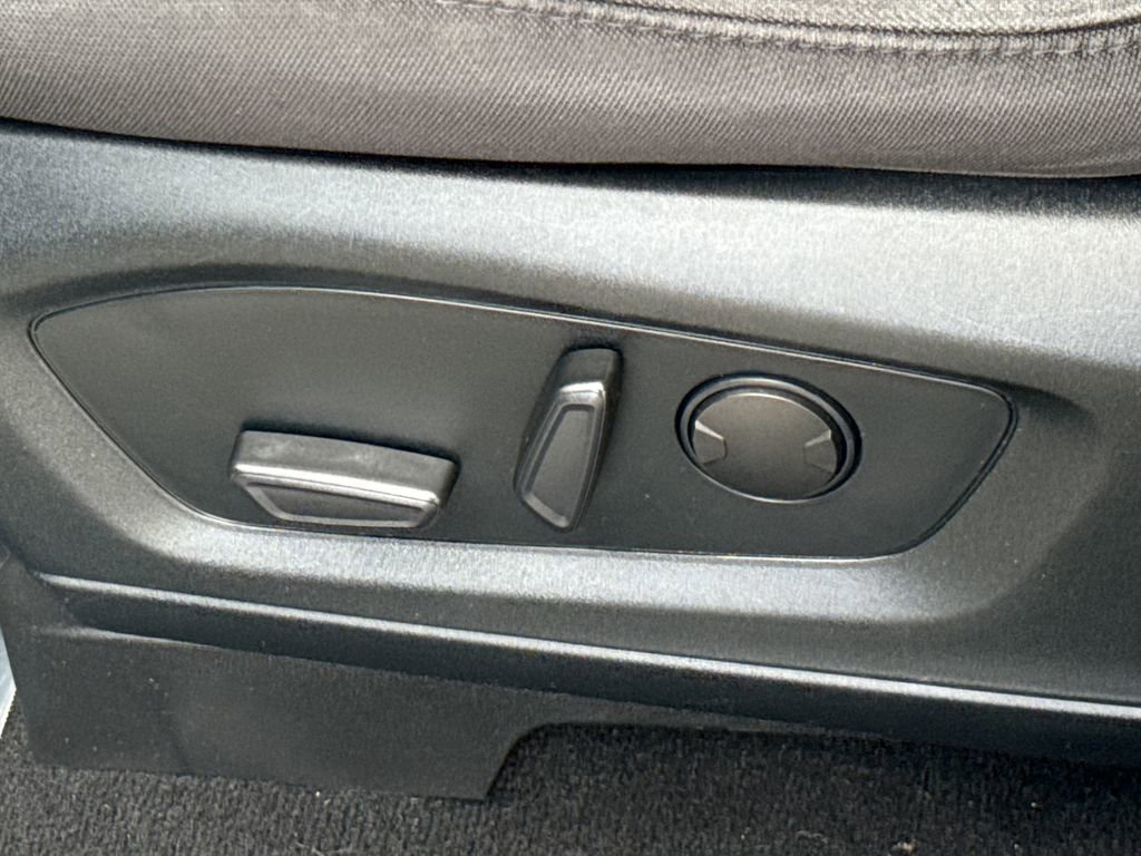 Certified 2020 Ford Explorer XLT image 23