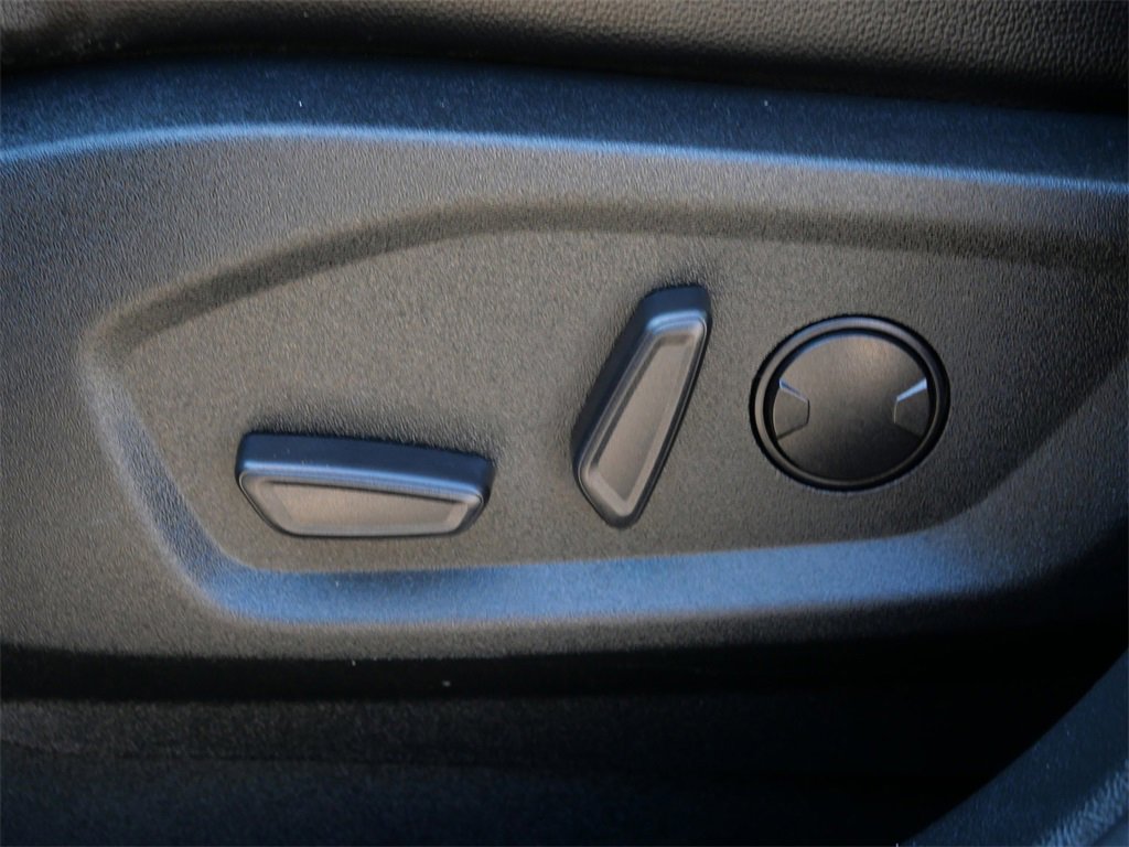 Certified 2022 Ford Edge Titanium w/ Class II Trailer Tow Package image 18