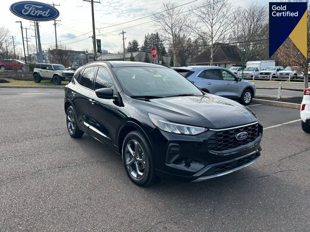 Certified 2023 Ford Escape ST-Line image 1