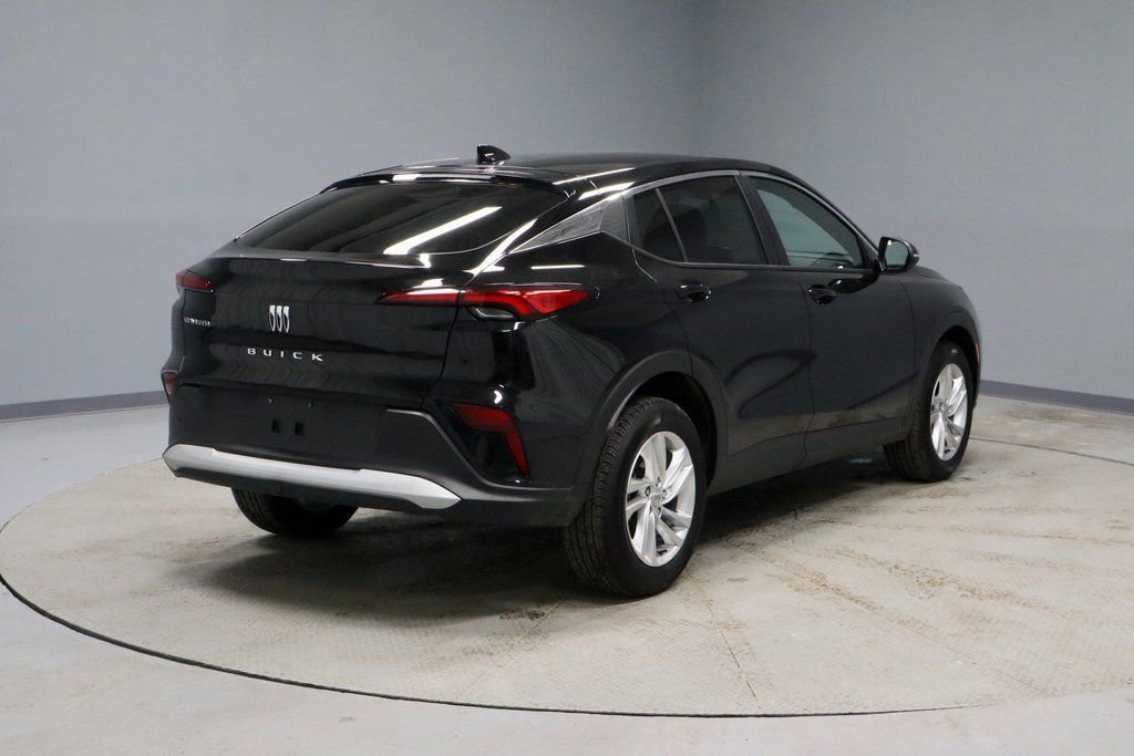 Used 2025 Buick Envista Preferred w/ Convenience II Package image 5
