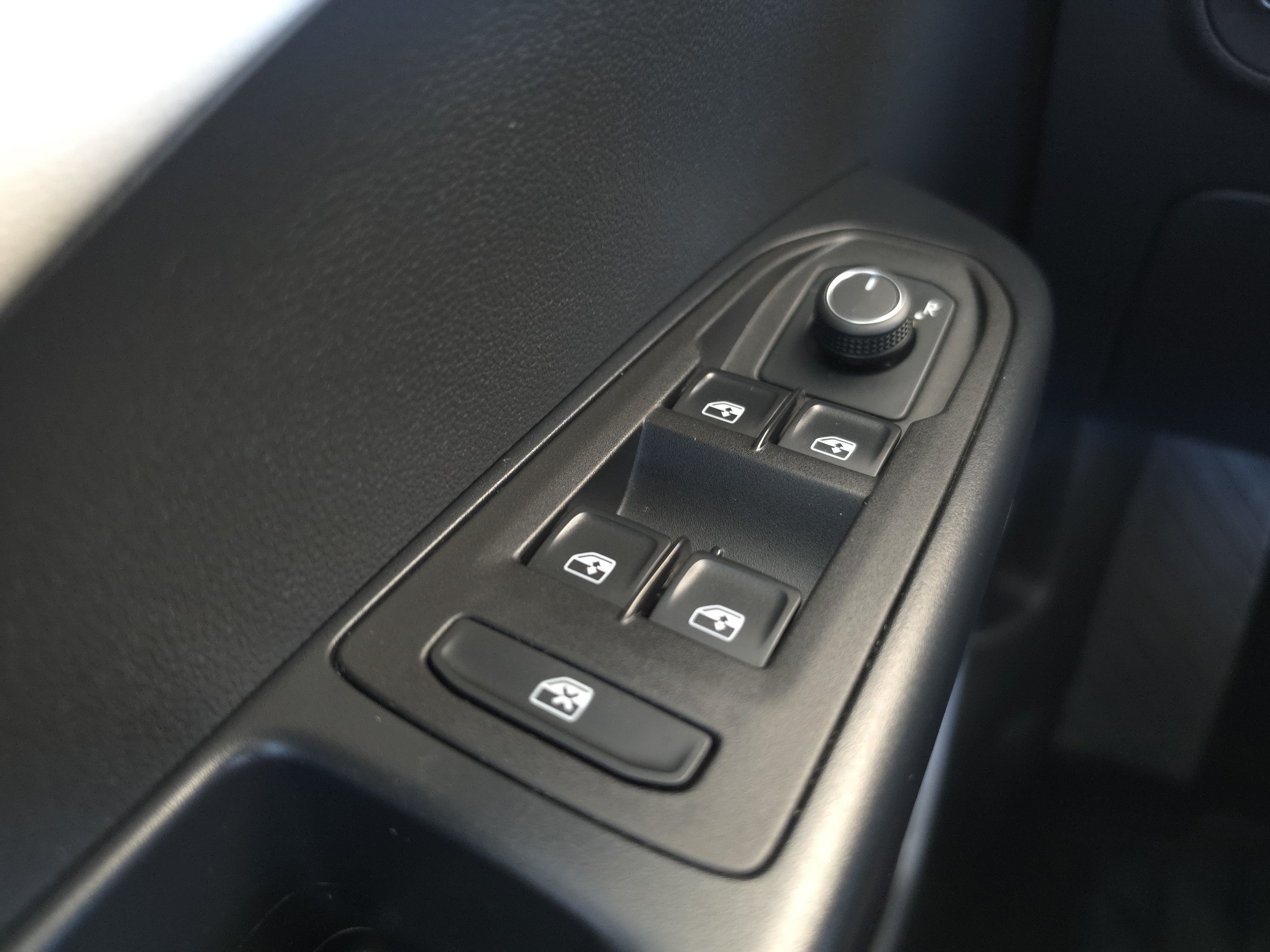 Used 2025 Volkswagen Taos S FWD image 22