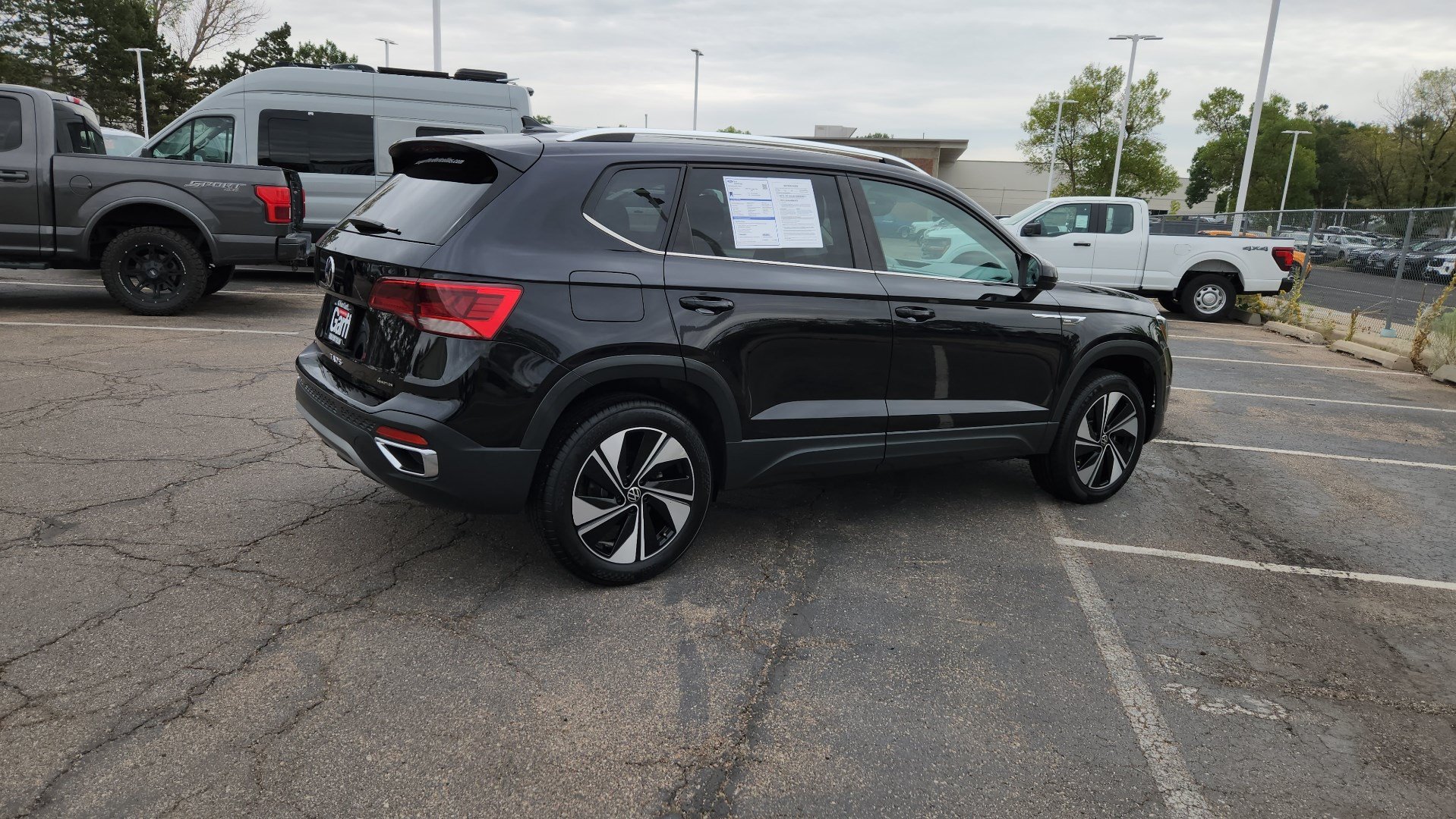 Used 2024 Volkswagen Taos SE AWD/4WD image 11