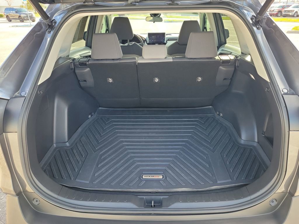 Used 2023 Toyota RAV4 XLE w/ Convenience Package image 10