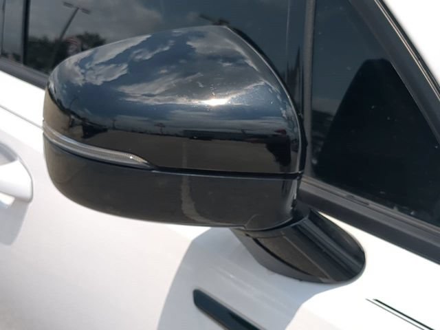 Used 2022 Kia Sorento EX w/ Panoramic Sunroof Package FWD image 12