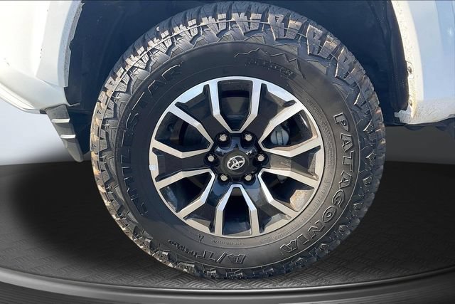 Used 2023 Toyota Tacoma 4x4 Double Cab image 9