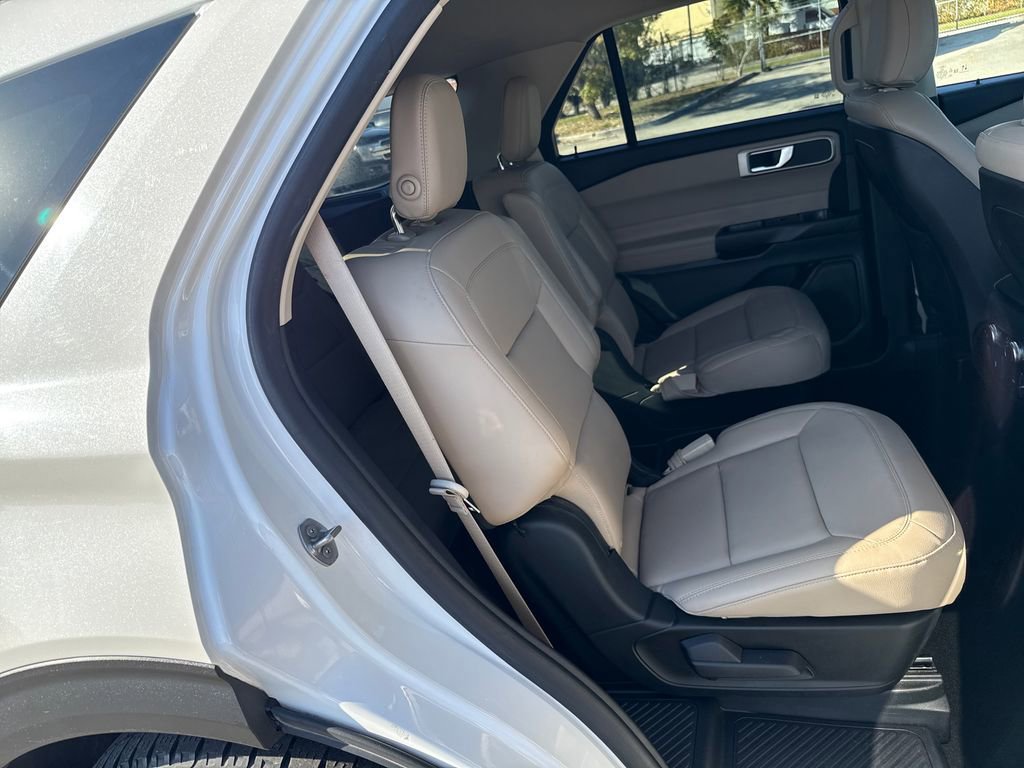 Certified 2020 Ford Explorer XLT w/ Equipment Group 202A image 26