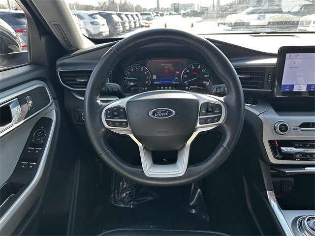 Certified 2022 Ford Explorer XLT w/ Equipment Group 202A image 15