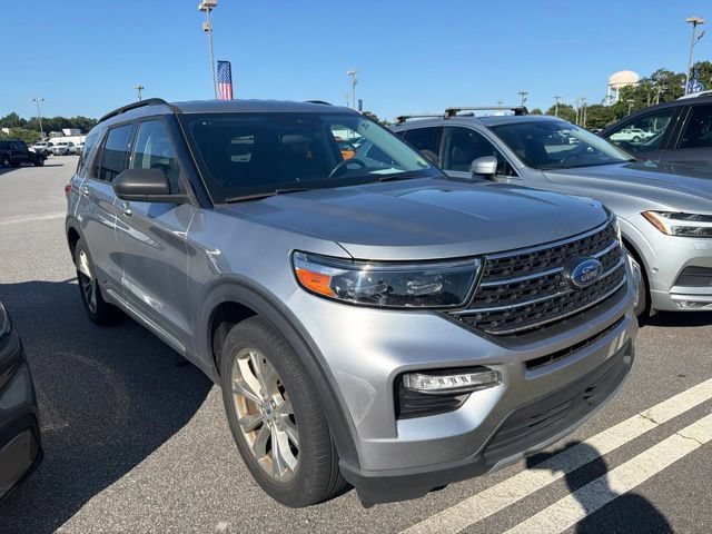 Certified 2023 Ford Explorer XLT w/ Equipment Group 202A RWD image 2