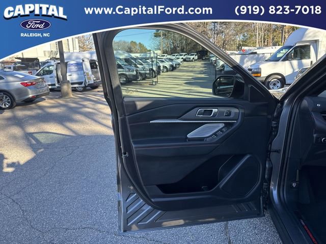 Certified 2025 Ford Explorer ST image 19