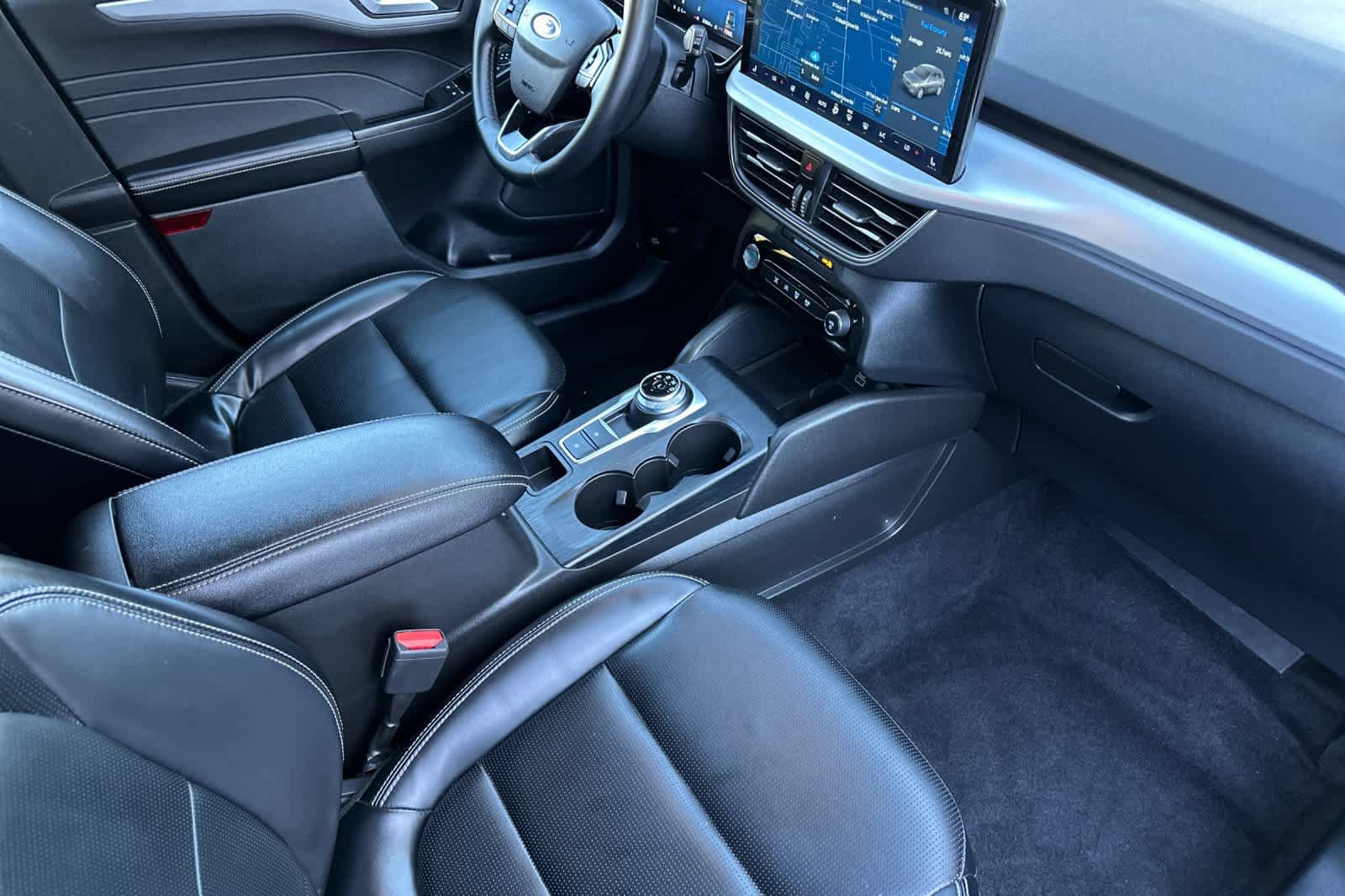 Certified 2025 Ford Escape Platinum AWD/4WD image 16