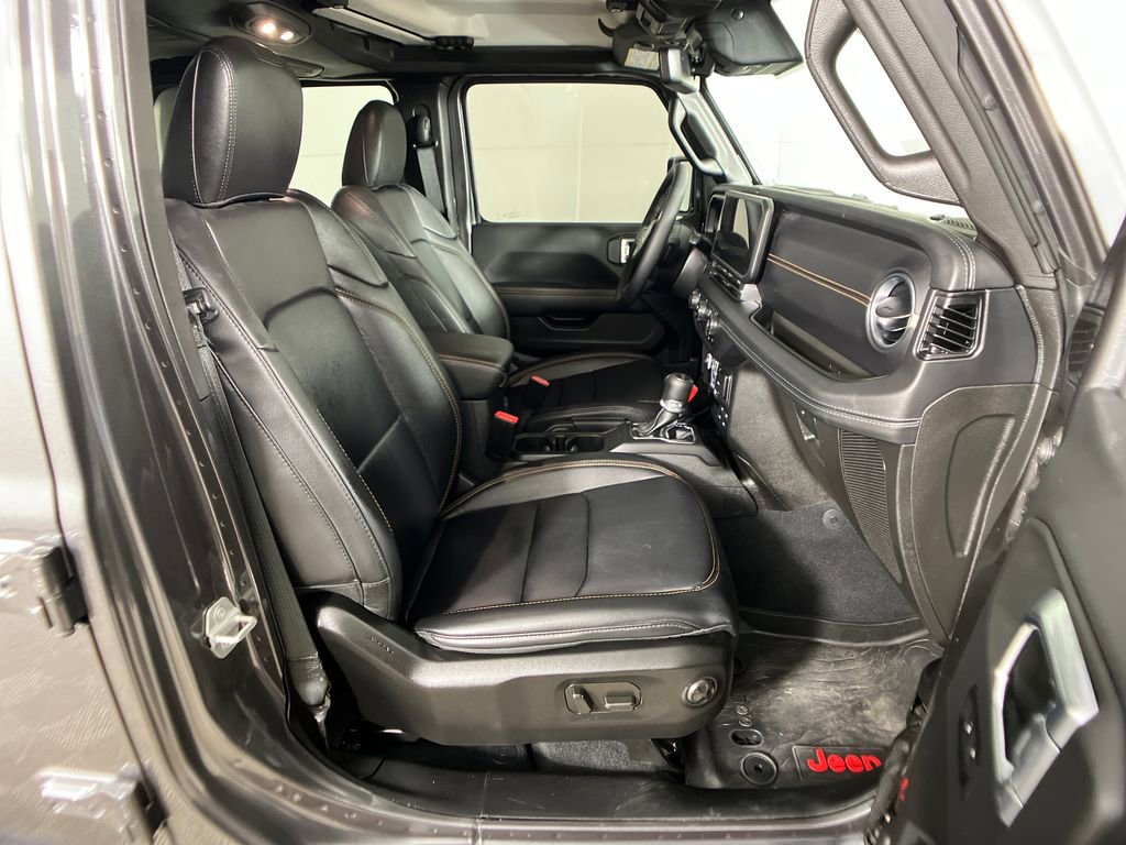 Used 2025 Jeep Gladiator Sport image 6