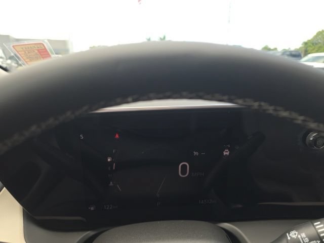 Used 2025 Buick Encore GX Avenir w/ Avenir Technology Package FWD image 11