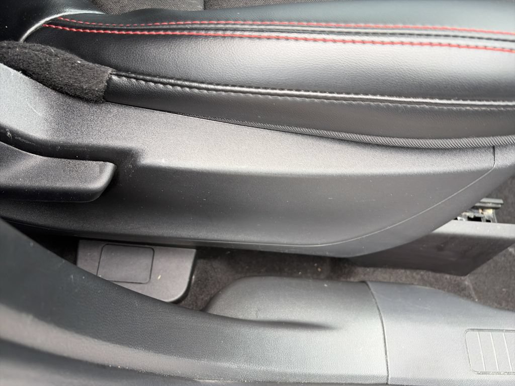 Certified 2025 Ford Escape ST-Line FWD image 33