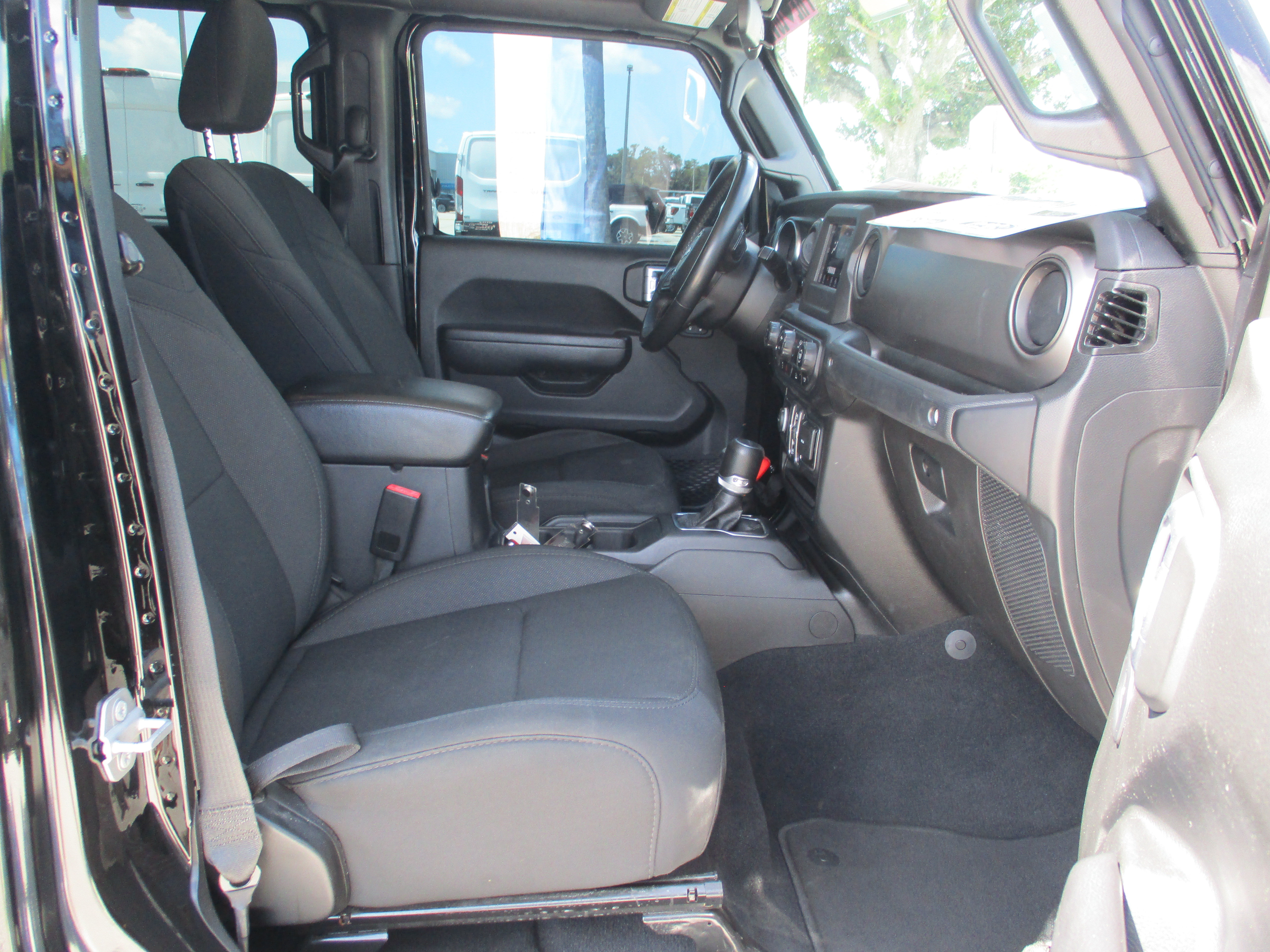 Used 2022 Jeep Gladiator Sport AWD/4WD image 14