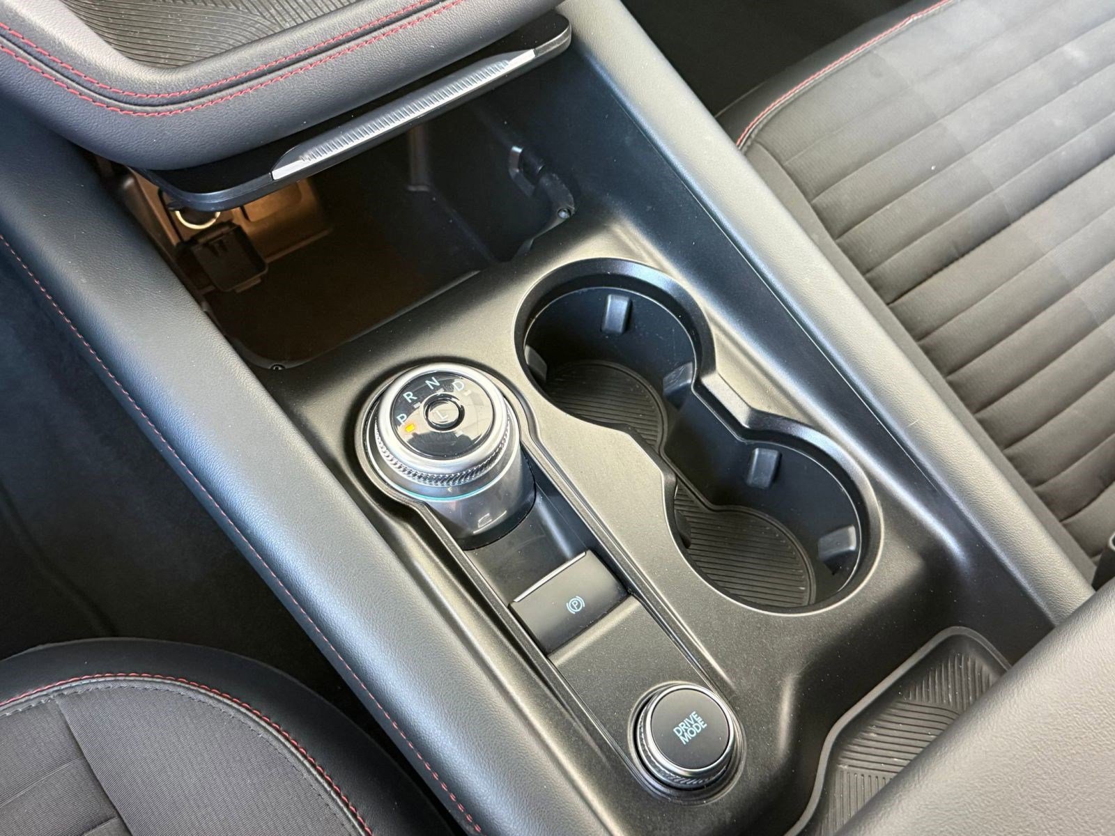 Certified 2025 Ford Explorer ST-Line w/ ST-Line Street Pack AWD/4WD image 30