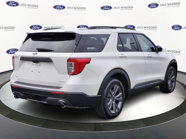 Certified 2022 Ford Explorer XLT w/ Equipment Group 202A image 4