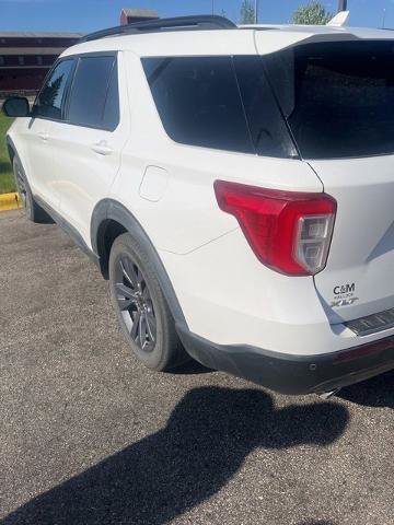 Certified 2022 Ford Explorer XLT w/ Equipment Group 202A AWD/4WD image 4