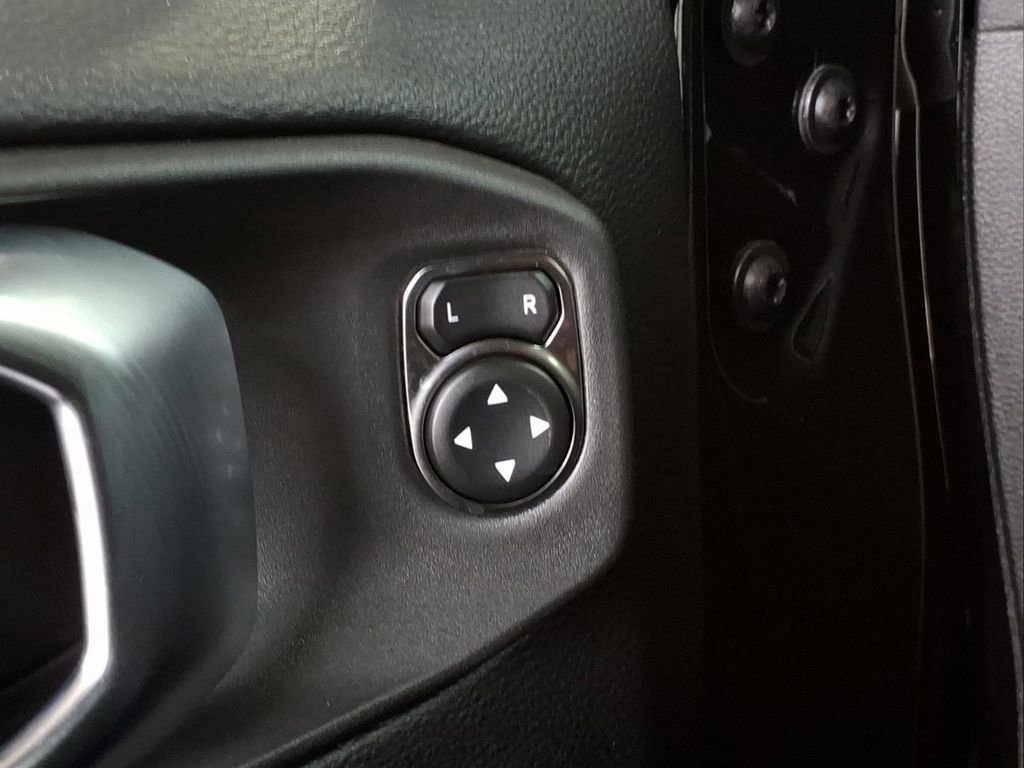 Used 2023 Jeep Wrangler Unlimited Sahara w/ Cold Weather Group AWD/4WD image 17