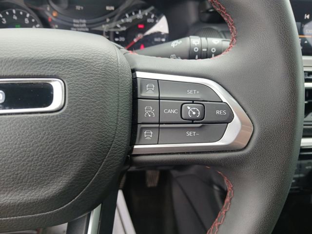 Used 2025 Jeep Compass Trailhawk AWD/4WD image 19