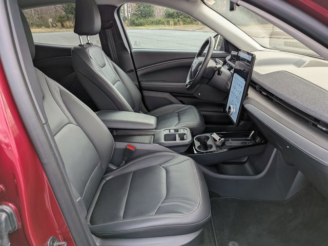 Certified 2025 Ford Mustang Mach-E Premium image 34