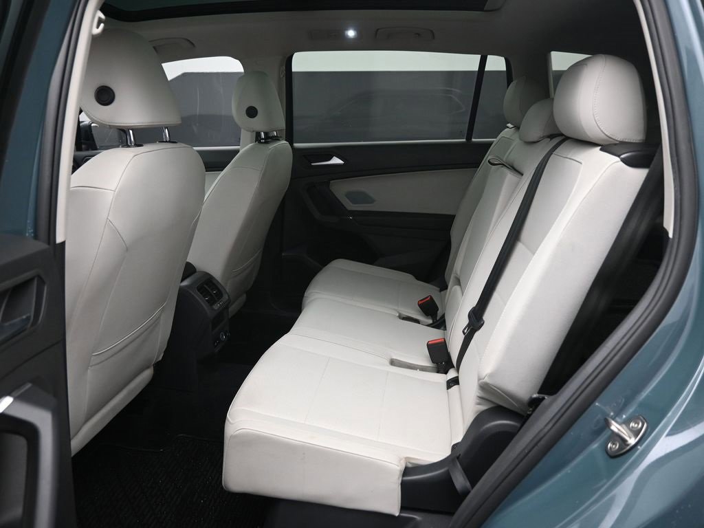 Used 2020 Volkswagen Tiguan SEL image 27