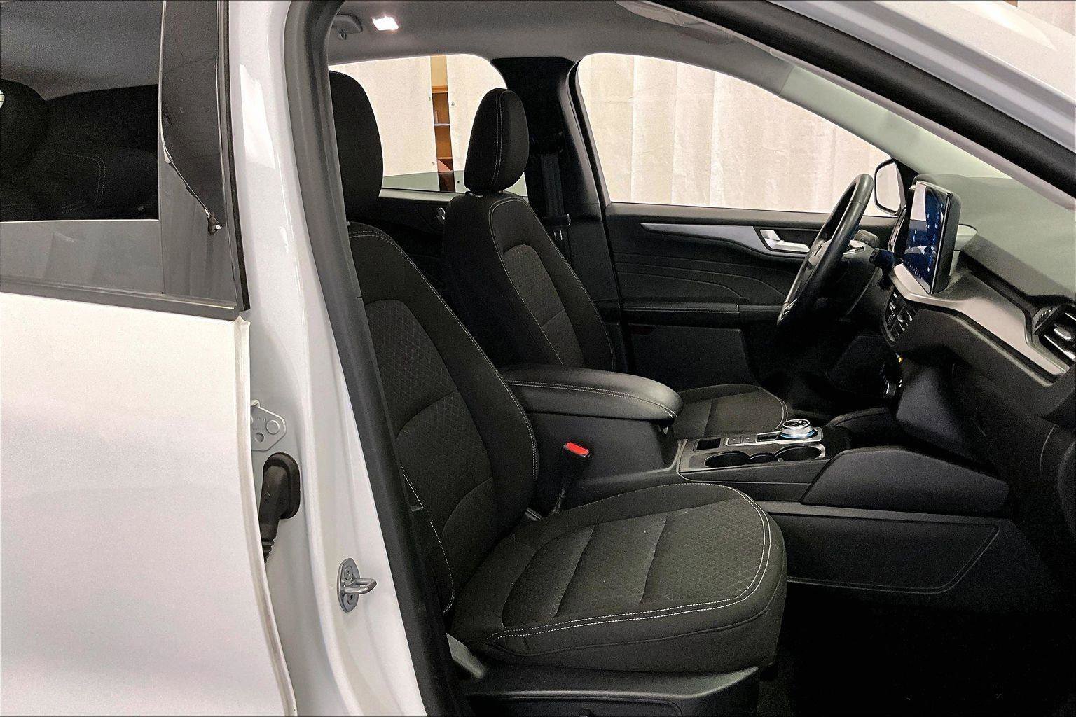 Certified 2024 Ford Escape Active w/ Tech Pack #2 image 7