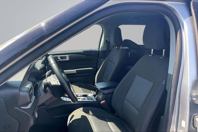 Certified 2024 Ford Explorer XLT RWD image 24