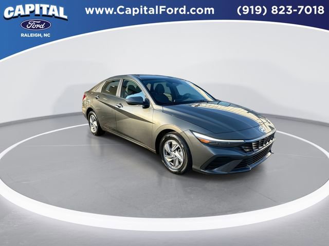 Used 2024 Hyundai Elantra SE image 8