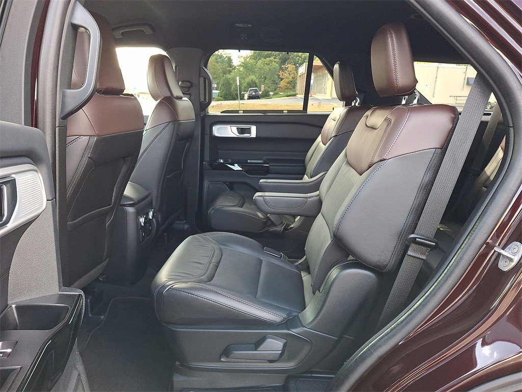 Certified 2023 Ford Explorer Platinum w/ Premium Technology Package image 13