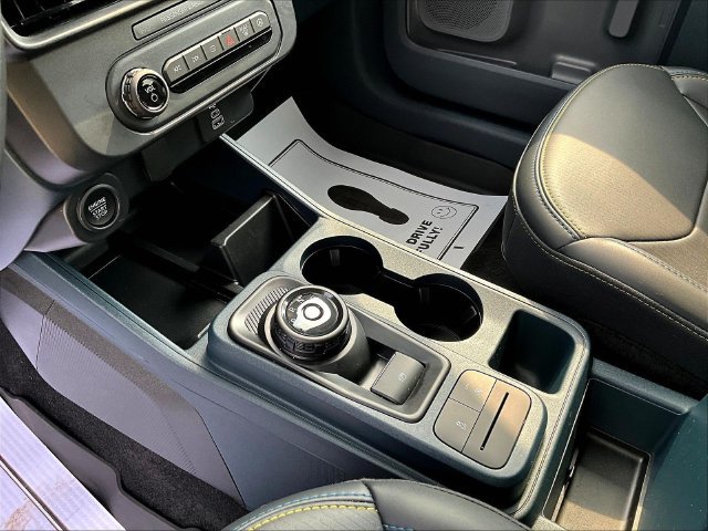 Certified 2025 Ford Maverick Lobo AWD/4WD image 19