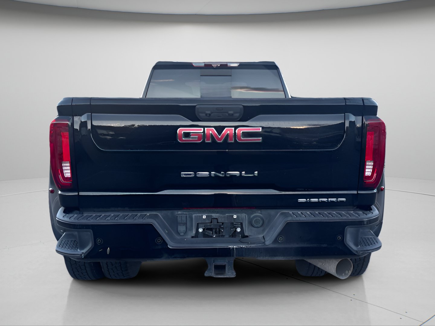 Used 2023 GMC Sierra 3500 Denali AWD/4WD image 8