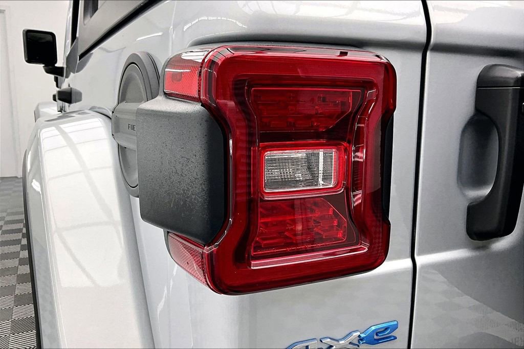 Used 2023 Jeep Wrangler Unlimited Sahara image 30