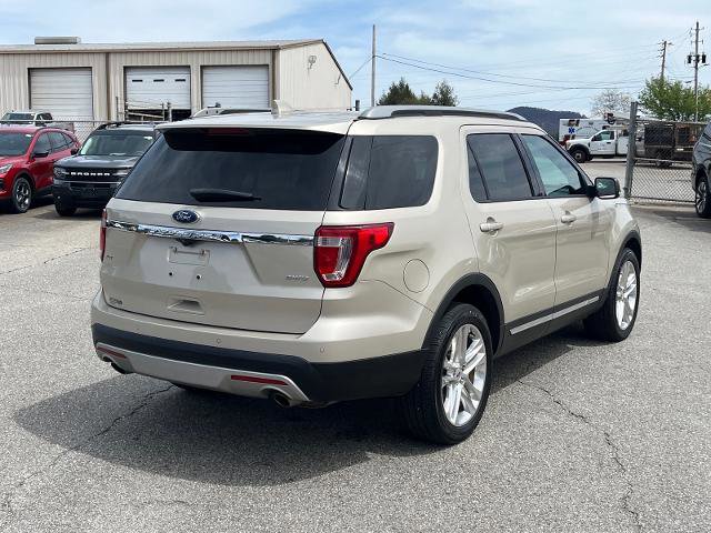 Certified 2017 Ford Explorer XLT w/ Equipment Group 202A AWD/4WD image 3