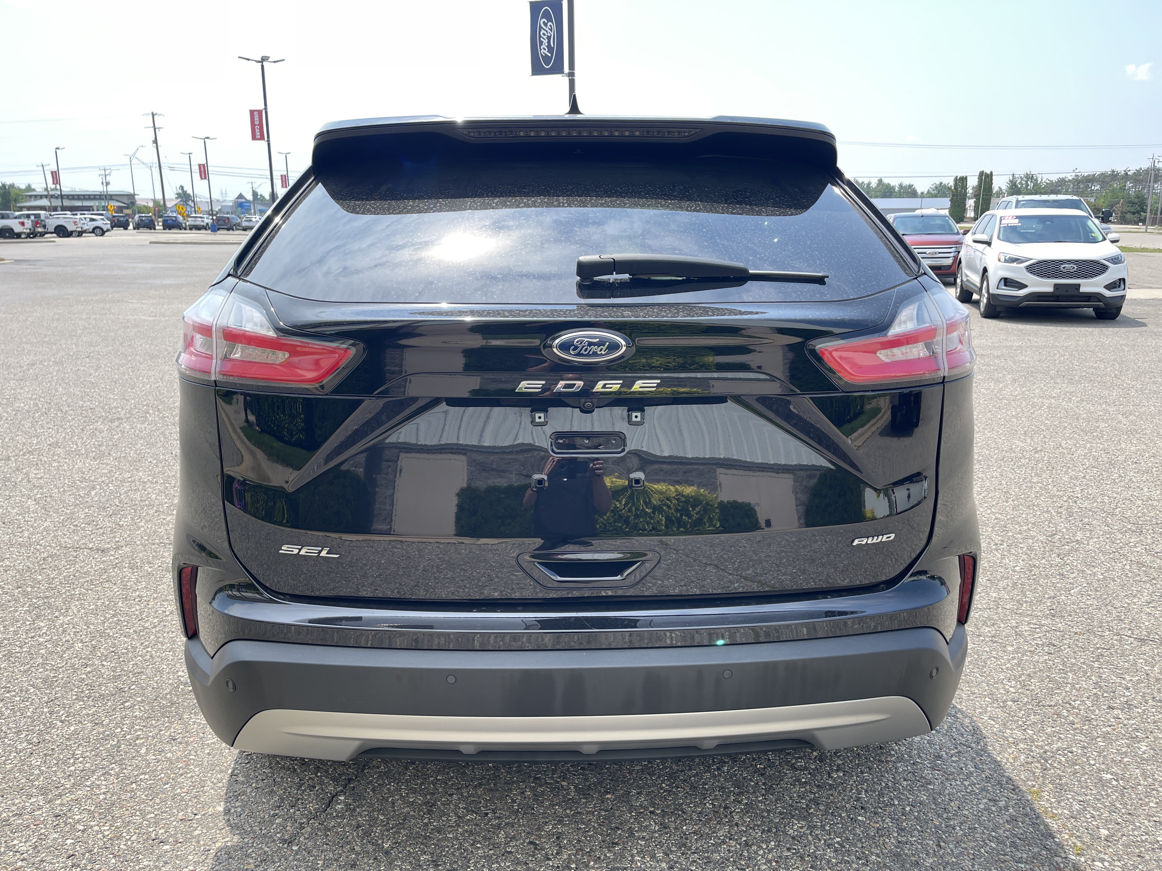 Certified 2024 Ford Edge SEL w/ Convenience Package AWD/4WD image 5