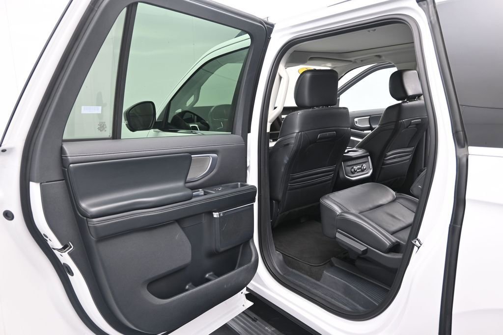 Certified 2025 Ford Expedition Max Platinum AWD/4WD image 13
