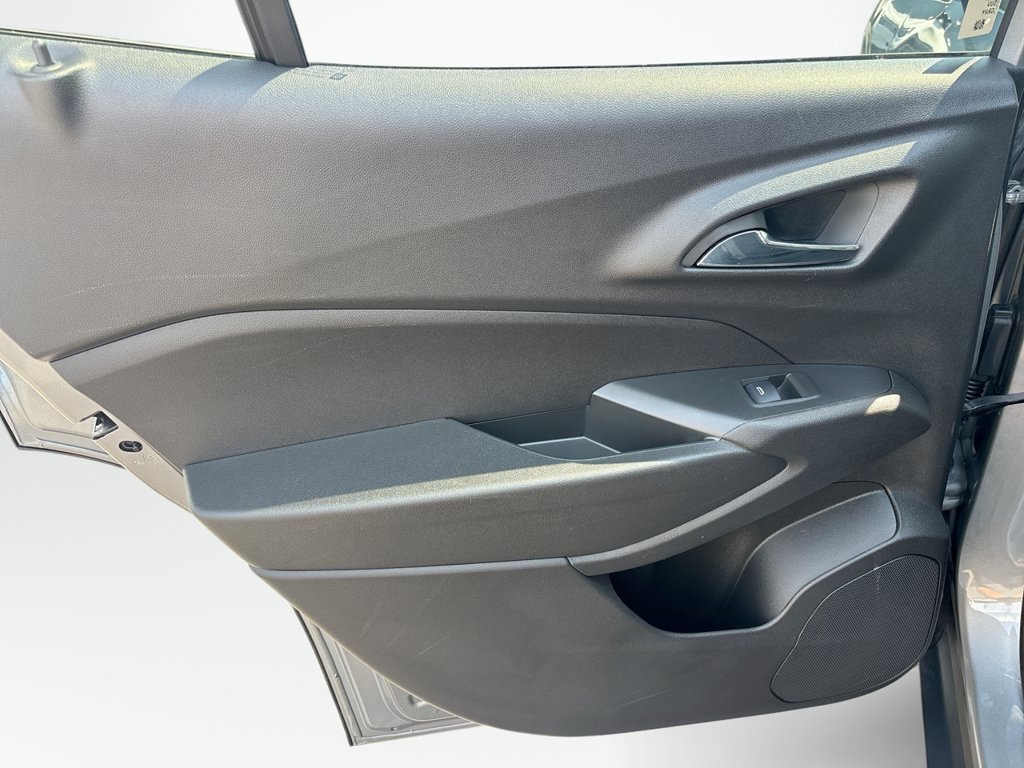 Used 2025 Chevrolet Trax ACTIV w/ Sunroof Package FWD image 18