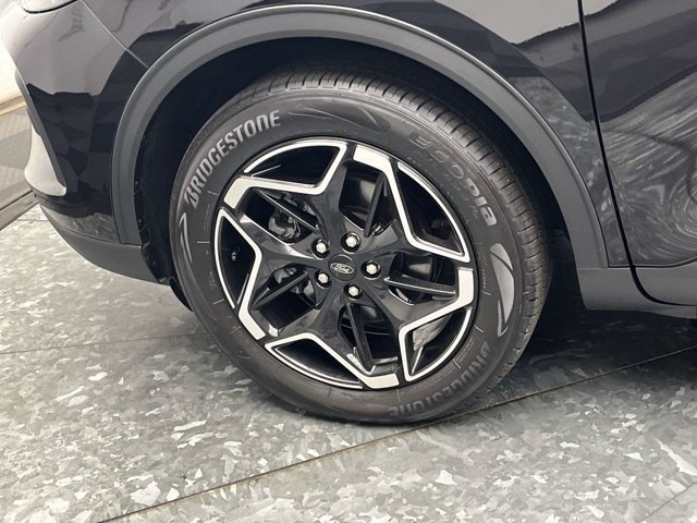 Certified 2025 Ford Escape Platinum w/ Premium Technology Package AWD/4WD image 35