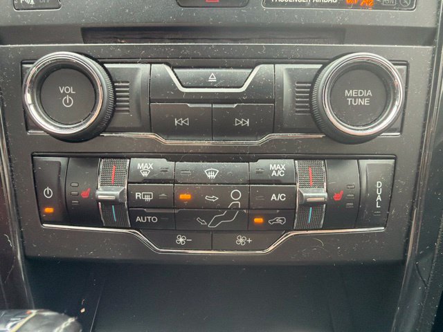 Certified 2018 Ford Explorer XLT w/ Equipment Group 202A FWD image 35