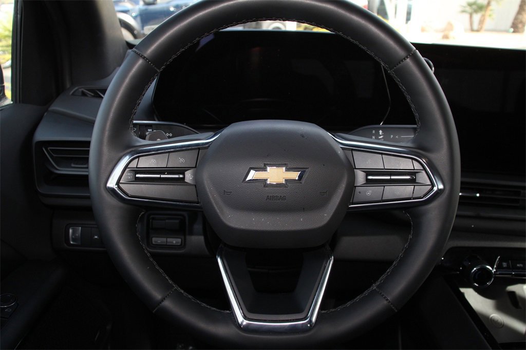 Used 2025 Chevrolet Silverado EV LT image 13