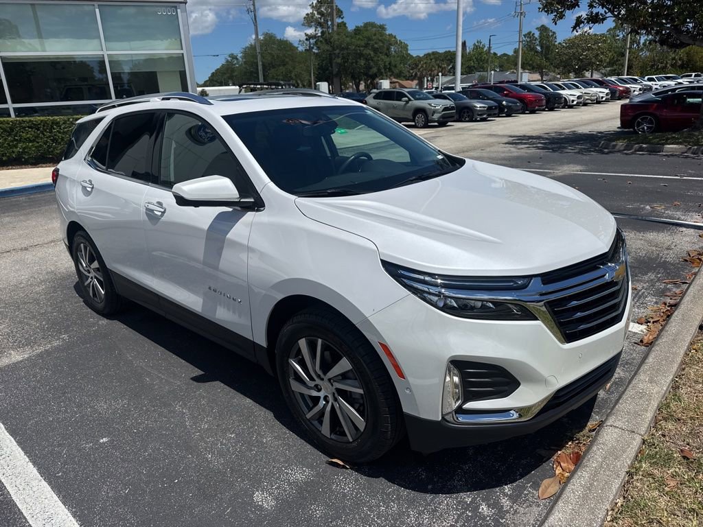 Used 2024 Chevrolet Equinox Premier FWD image 3