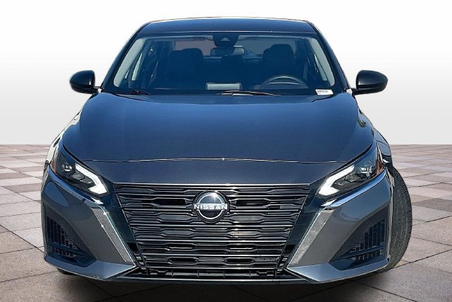 Used 2025 Nissan Altima 2.5 SV FWD image 3