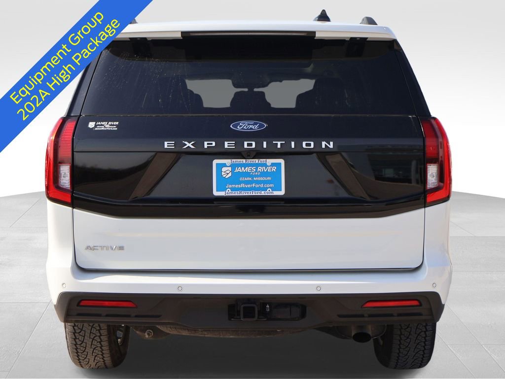 Certified 2025 Ford Expedition Active AWD/4WD image 4
