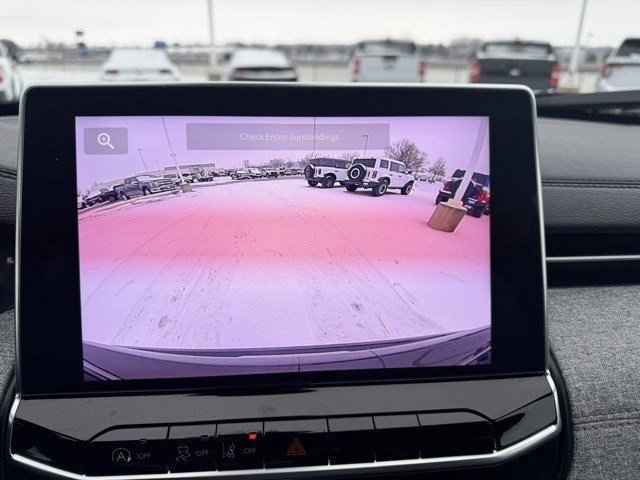 Used 2024 Jeep Compass Latitude image 18