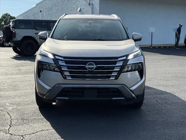 Used 2024 Nissan Rogue SL AWD/4WD image 9